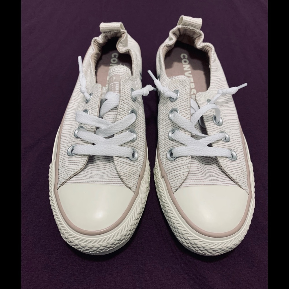 SUPER CUTE converse size 5 women’s NWT - Picture 6 of 8